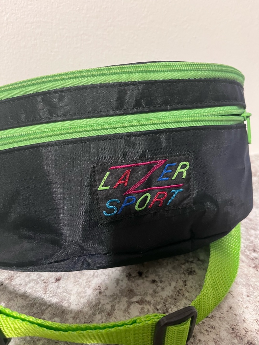 Vintage 90s Lazer Sport Green and Black Fanny Pack Bag - Picture 2 of 10